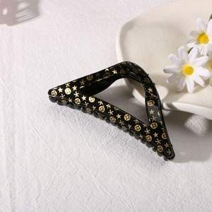 กิ๊บหนีบผมพลาสติกรูปสามเหลี่ยมขนาด 11.5 ซม. สไตล์เกาหลี แฟชั่นสำหรับสาวๆ ใช้ได้ทุกวัน เหมาะสำหรับงานพรอม - Product Image 5