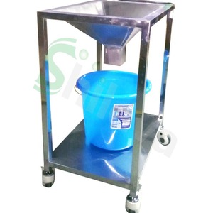รถเข็นสแตนเลสสำหรับโรงพยาบาล รุ่น Joyful Abundance SLV-C4006-6 สำหรับการทำความสะอาดและฆ่าเชื้อทางศัลยกรรม - Product Image 3
