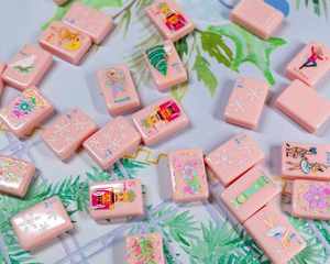 Set Mahjong Americano a Tema Schiaccianoci Ballerina, 4 Giocatori, Tessere in Acrilico Rosa, 160 Pezzi, Personalizzabile, Intrattenimento Floreale per le Feste - Product Image 1