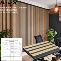 Panneau mural acoustique moderne en lattes de bois, très vendu, revêtement mural intérieur décoratif en bois à lattes absorbant le son