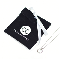 Petite pochette bleu foncé en velours avec rabat pour colliers, boucles d'oreilles, montres et bijoux