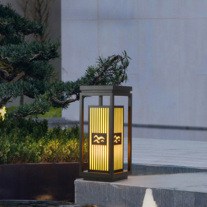 Lampe de jardin moderne en aluminium à LED, IP65 résistante à l'eau, lumière du jour 5000K, abat-jour en bambou, alimentée par énergie solaire, semi-encastrée - Product Image 1