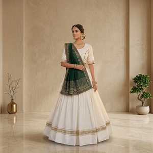 Lehenga Choli Traditionnel Blanc pour Femmes avec Ensemble de Dupatta Vert Foncé Fortement Brodé pour Mariages et Festivals Indiens - Product Image 1
