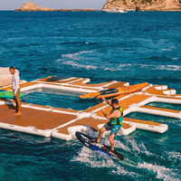 Plateforme flottante gonflable robuste pour l'amarrage de bateaux et de jet-skis