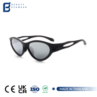 Lunettes de soleil noires tendance avec protection UV400 pour femmes, design de luxe avec branches ajourées uniques pour activités de plein air