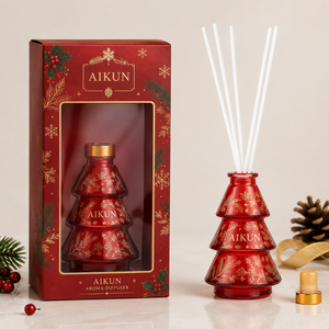Diffuseur de parfum en verre transparent Aikun en forme de sapin de Noël avec bâtonnets noirs, capuchon doré, ruban vert, coffret et sac pour la vente de Noël - Product Image 3