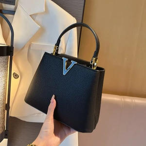 Sacs pour femmes en gros directement de l'usine, sacs à bandoulière en cuir pour femmes, sacs fourre-tout de créateur pour femmes - Product Image 3