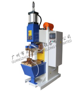 Machine <span class=keywords><strong>de</strong></span> soudage par points à courant continu à fréquence moyenne <span class=keywords><strong>de</strong></span> la série MF - Product Image 4