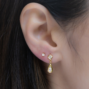 เครื่องประดับ CZ แบบแฟชั่นสำหรับผู้หญิงต่างหูลูกแพร์ชุบเงินแท้925 - Product Image 2