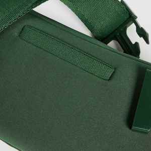 กระเป๋าคาดเอวแบบซิปกันน้ำน้ำหนักเบาสีเขียวเข้มพิเศษ ขนาดจัมโบ้  วัสดุนีโอพรีน  มีช่องใส่บัตร 3 ช่อง เหมาะสำหรับวิ่งและเล่นกีฬา ใช้ได้ทั้งผู้ชายและผู้หญิง - Product Image 4