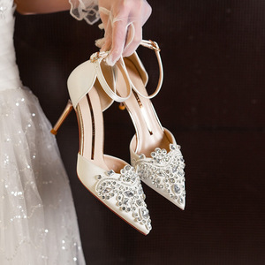 Sandales à talons pointus rouges avec décoration en strass, talon aiguille, talon haut pour robe de mariée 6692-10 - Product Image 3