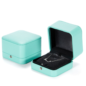 Custom Logo pu Leather big Travel Jewelry Box Organizer round Jewellery Storage Case for girl Ring Necklace Bangle Gift Packing