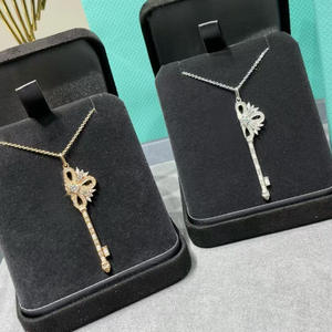 <span class=keywords><strong>Catenina</strong></span> con Pendente a 4 Griffe in Argento 925 di Alta Qualità con Moissanite Sintetica per Gioielli da Esportazione - Product Image 2