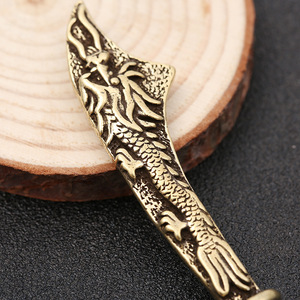 Colgante de espada de dragón de bronce antiguo, colgantes temáticos de aleación de cobre para regalo, amuleto de moda unisex - Product Image 3