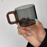 Mug en verre transparent à haute teneur en silice borée, petite capacité, avec poignée en bois, résistant à la chaleur, pour la maison, vente en gros directe usine, modèle Mini Vue sur la Montagne