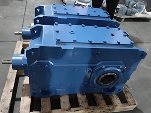 Caja de Engranajes Helicoidales Industriales Serie NBH/NBB de NaiBao - Alto Torque (Hasta 470,000N.m), Eje Sólido, Transmisión de Alta Potencia - Product Image 2