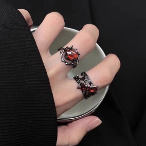 Clbx Cho Gốc Gai <span class=keywords><strong>Ruby</strong></span> Vòng Cho Nam Giới Và Phụ Nữ Cao cấp Mở Hợp Kim Vòng Tối Phong Cách Thích Hợp Thiết Kế Vài Vòng - Product Image 1