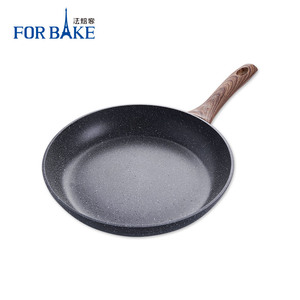Nonstick Frying Pan Round 24cm For Crepes And Baking With Wooden Handle - Product Image 4