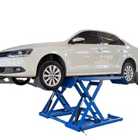 Lève-voiture compact à ciseaux à hauteur moyenne avec options manuelles et électriques pour des solutions de levage de véhicules polyvalentes