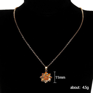 Collana con ciondolo a forma di loto per donna, gioielli semplici e alla moda, regalo per l'uso quotidiano - Product Image 5
