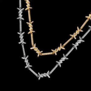 Collier tendance 2020 personnalisé en zircon cubain motif épine - Product Image 1