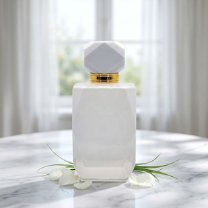 Venta al por mayor de Diseño de Moda de Spray blanco botella de Perfume vacía árabe - Product Image 1