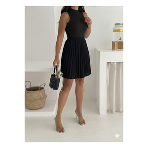 Mini-jupe plissée noire pour femme, taille élastique, tissu satiné, 45 cm, non transparente - Product Image 3