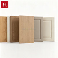 Échantillons de portes d'armoires de cuisine en bois de style plateau, sculptées et de style scandinave, de luxe, pour projets de villas personnalisés - Happy Houses