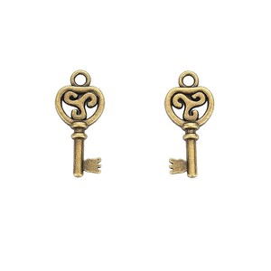 Pendentif Breloque Cœur Filigrane avec Nœud et Clé Squelette en Alliage Bronze Antique et Argent pour Cartes d'Invité de Mariage Steampunk - Product Image 3