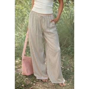 Pantalones de Estilo Relajado Diseñados para Mujeres que Prefieren la Comodidad Durante Todo el Día, con Tela Suave, Ajuste Flexible y Diseño Práctico - Product Image 3