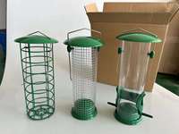 Mangeoire à oiseaux en métal Wild Garden, ensemble de stations d'alimentation suspendues en maille, construction en fer durable, légère, verte/noire, 21x7cm pour