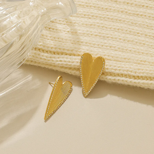 ต่างหูรูปทรงใบพัด รูปหัวใจ รูปตัว C และรูปทรงอื่นๆ ประดับเพชรซิคอน ชุบทองคำแท้ 18K ดีไซน์ทันสมัย เหมาะสำหรับผู้หญิง สวมใส่ได้ทุกวัน - Product Image 5