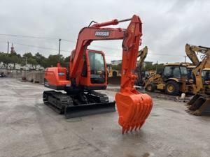 Miniexcavadora versátil de alto rendimiento Doosan DX75 2024 Modelo Motor Gear Motor para construcción Limpieza de terrenos residenciales - Product Image 2