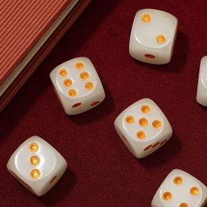 Dados que Brillan en la Oscuridad Passen de 16 mm con Esquinas Redondeadas y Puntos Dorados en Seis Caras para Juegos, Edad 14+ - Product Image 2