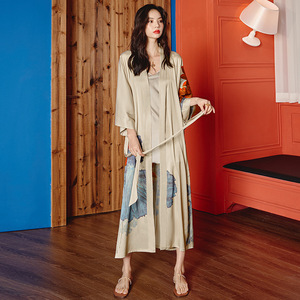 Pijamas <span class=keywords><strong>de</strong></span> Satén <span class=keywords><strong>de</strong></span> Verano para Mujer ODM/OEM, Camisón Corto <span class=keywords><strong>de</strong></span> Lujo, Bata <span class=keywords><strong>de</strong></span> Baño con Mangas <span class=keywords><strong>de</strong></span> Siete Puntos, Cierre con Cordón, Estampado <span class=keywords><strong>de</strong></span> Leopardo - Product Image 2