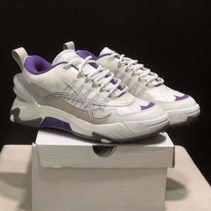 Sneakers unisexes tendance, légères et respirantes, chaussures de sport avec design anti-odeur confortable, semelle en caoutchouc pour hommes et femmes - Product Image 2