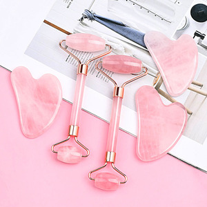 Alta qualità del <span class=keywords><strong>viso</strong></span> massaggiatore quarzo rosa gua sha set rosa <span class=keywords><strong>giada</strong></span> <span class=keywords><strong>rullo</strong></span> con scatola <span class=keywords><strong>di</strong></span> imballaggio collo strumento <span class=keywords><strong>di</strong></span> <span class=keywords><strong>massaggio</strong></span> personalizzabile - Product Image 5
