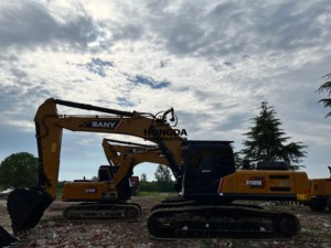 Excavadora de Orugas Sany365 SY365H de 36 Toneladas, Modelo 2022, Capacidad del Cucharón de 1.9 m, Origen Japonés, Motor Isuzu, Bomba Hidráulica - Product Image 3