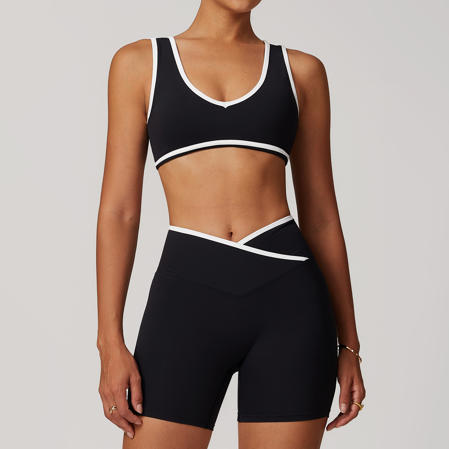 Set di reggiseno + pantaloncini-nero