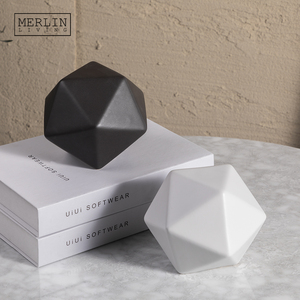 Merlin Living Ornements géométriques en céramique de luxe pour la décoration de la maison et de l'hôtel Style nordique - Product Image 1
