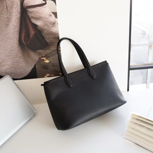 Large Capacity Genuine Leather Tote <b>Bag</b> for Women – Stylish Shoulder & Crossbody <b>Bag</b> Texture - Product Image 2