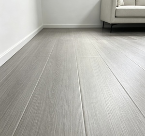 Planchers <span class=keywords><strong>stratifiés</strong></span> HDF à joint clic AC4, lames robustes haute densité, imperméables, résistantes à l'humidité, <span class=keywords><strong>entretien</strong></span> facile, garantie 5 ans - Product Image 4