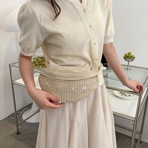 Bolso de cintura/cruzado de paja tejida con cremallera, diseño floral de moda, forma de luna, para mujer - Product Image 3