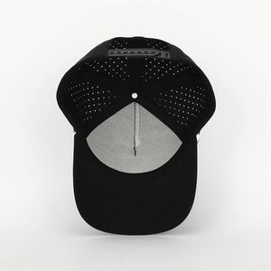 Casquette de baseball en polyester noir, perforée à découpe laser, avec logo PVC personnalisé à 5 panneaux, style Dad Hat, pour le sport, vente en gros - Product Image 6