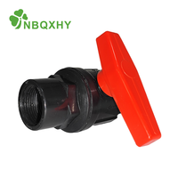 Vanne à boisseau sphérique en fonte UPVC à deux pièces, poignée en plastique rouge, raccordement manuel fileté, haute pression, certifiée ISO9001 CE, garantie 5 ans