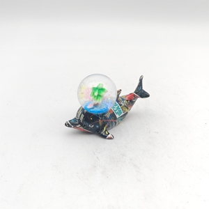 Globe de Noël en résine artistique avec impression par transfert d'eau, motif Père Noël et dauphin des neiges, avec fée et <span class=keywords><strong>musique</strong></span>, pour cadeaux de fêtes - Vente en gros - Product Image 5