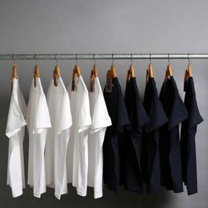 เสื้อยืดแขนสั้นผ้าฝ้าย 100% น้ำหนัก 230 กรัม ระบายอากาศได้ดี สไตล์ลำลองสำหรับผู้ชาย สีพื้นเรียบ แบบเรียบง่าย - Product Image 1