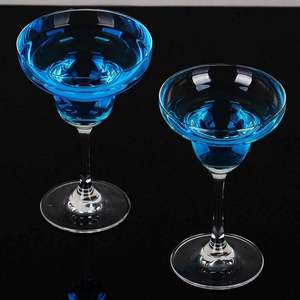 Copa de Vino de Cristal con Tallo Triangular Geométrico 3D y Asa de Aluminio para Hotel, Bar, Fiesta, Vajilla Comercial Premium - Product Image 3