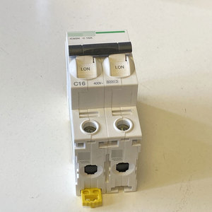 Interruptor Automático Miniatura IC65N 2P C16A 16A 6kA Curva D MCB para Uso Industrial, Montaje en Riel DIN, Policarbonato, Protección IP20 - Product Image 3
