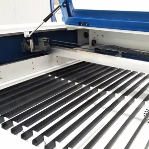 Hochwertige 40 W 50 W CO2 Lasergraviermaschine 3020 für Acrylleder